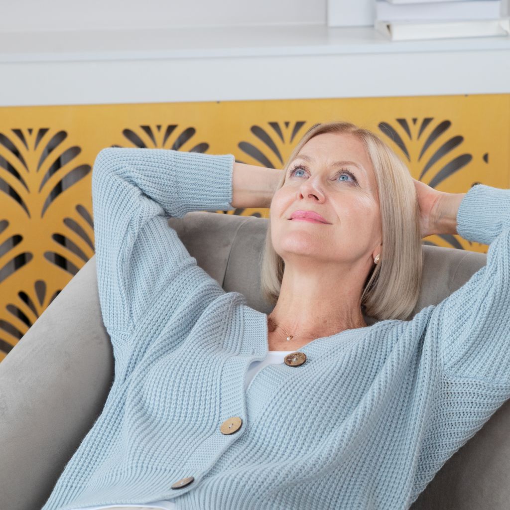 Kvinne som finner mer energi og balanse i overgangsalderen – Utbrenthetsklinikken